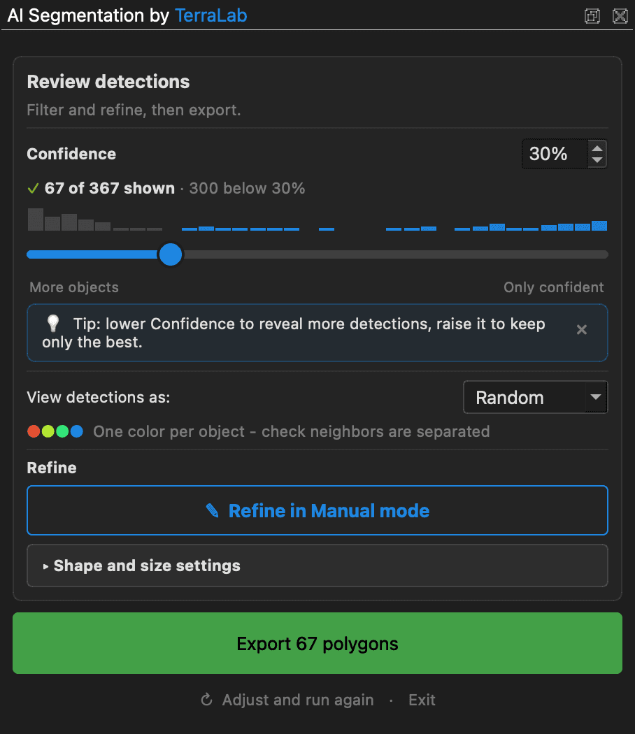 El panel de revisión de AI Segmentation mostrando un control de confianza al 30 por ciento, 67 de 367 detecciones visibles, una configuración de color por objeto y un botón de exportación