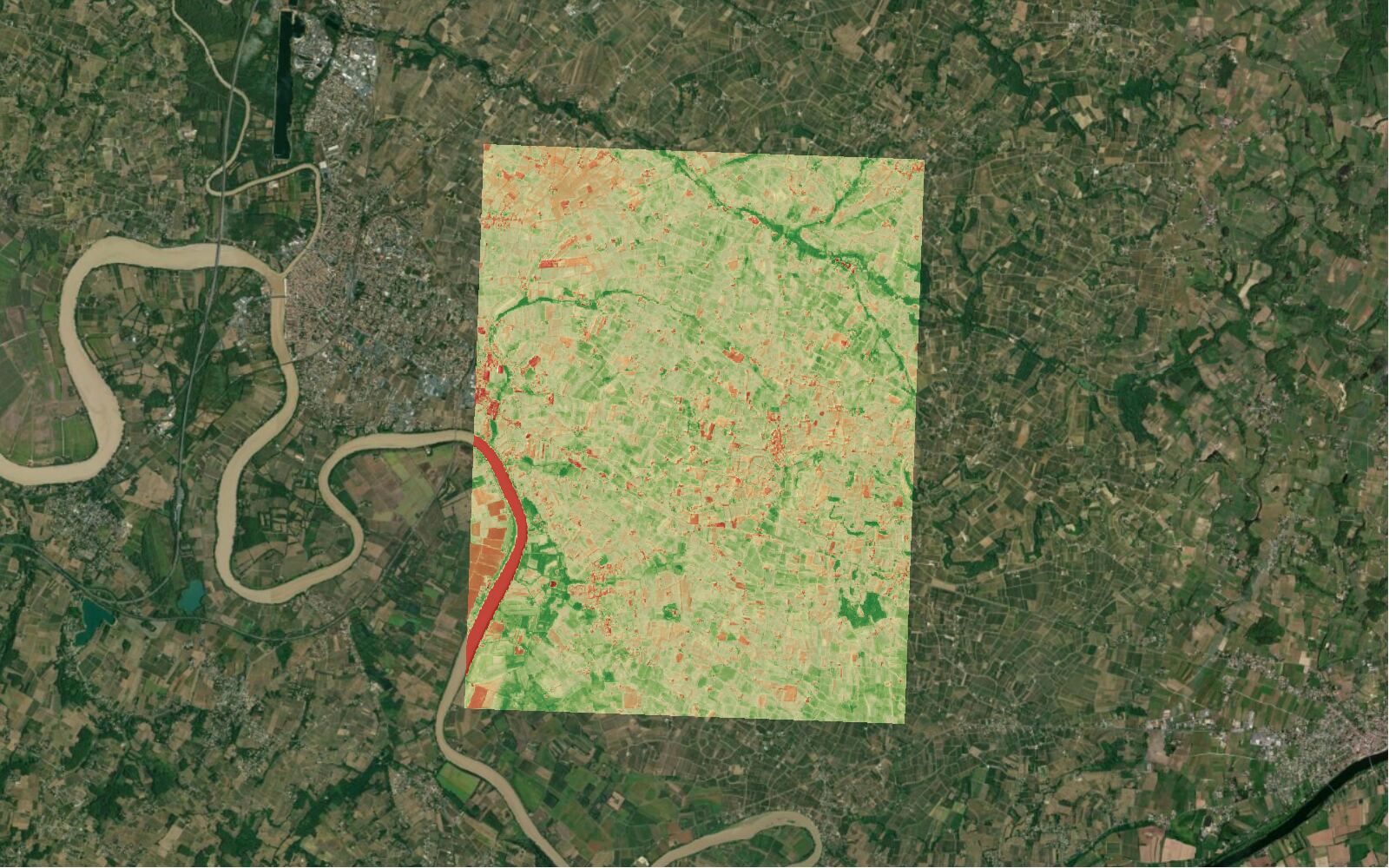 Satellitenbilder um Saint-Émilion, dann dieselbe Ansicht mit einem NDVI-Layer von Rot bis Grün (after)