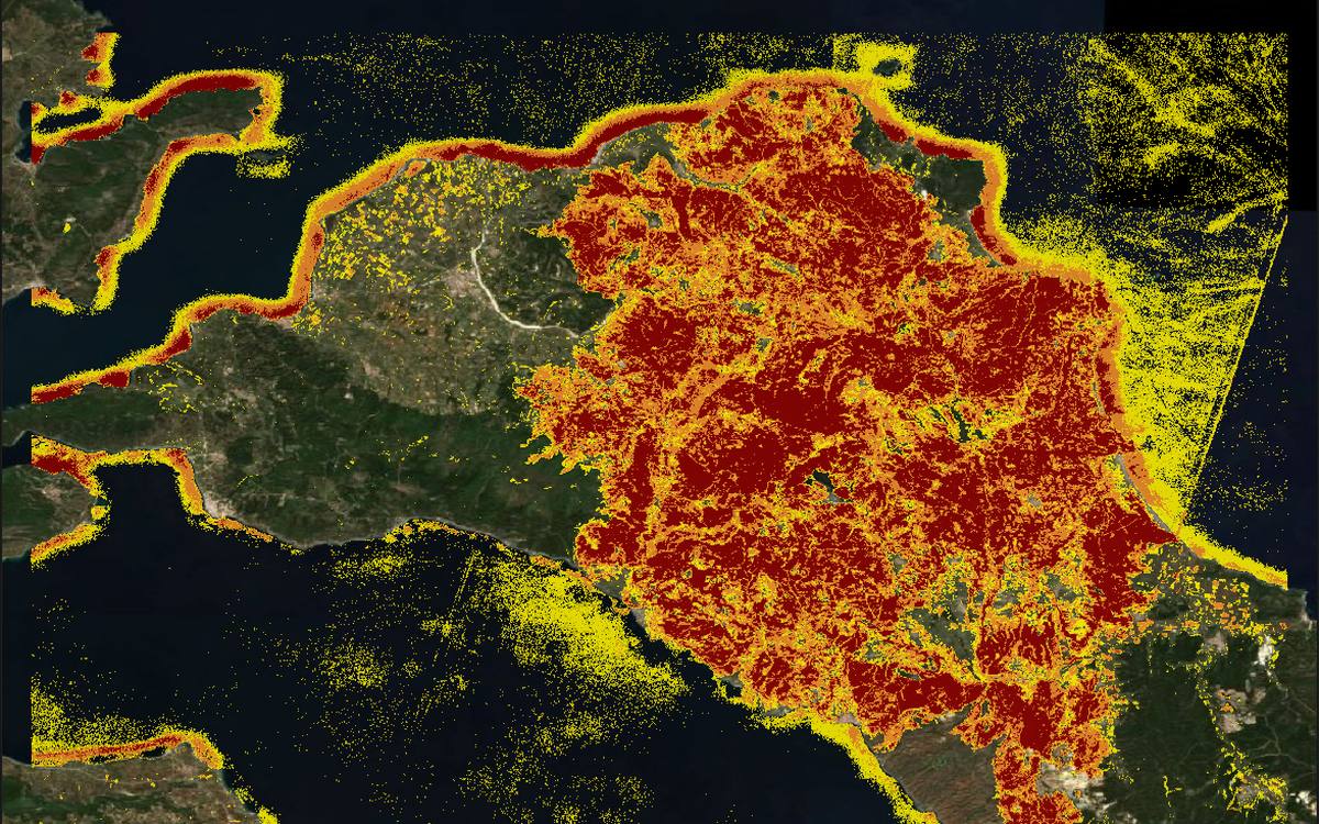 Satellite imagery of northern Evia, then the same view with burn severity in yellow, orange and dark red (after)